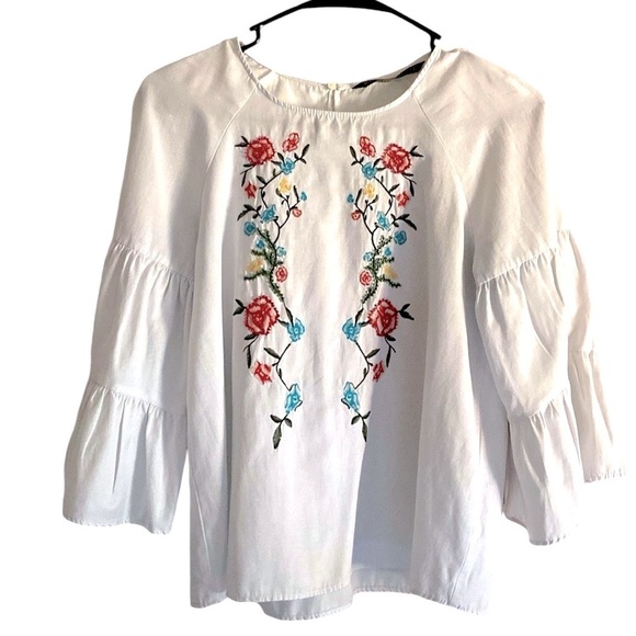 Zara Basic Women’s Floral Embroidered White Bell Sleeve Blouse Size Small - Picture 1 of 4